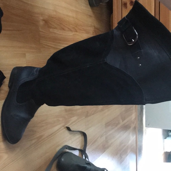 Boots - Picture 2 of 3